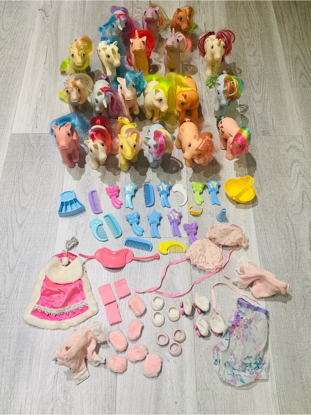 Vintage G1 My Little Pony  Lot with Accessories